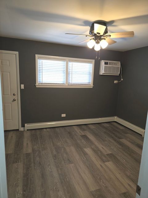 Tiny photo for 1115 Holiday Lane #17, Des Plaines, IL 60016 (MLS # 12449748)