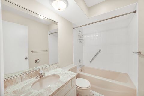 Tiny photo for 445 N Park Boulevard #3F, Glen Ellyn, IL 60137 (MLS # 12509924)