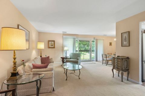 Tiny photo for 4 Potawatomie Trail #4, Indian Head Park, IL 60525 (MLS # 12457687)