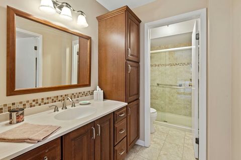 Tiny photo for 4 Potawatomie Trail #4, Indian Head Park, IL 60525 (MLS # 12457687)