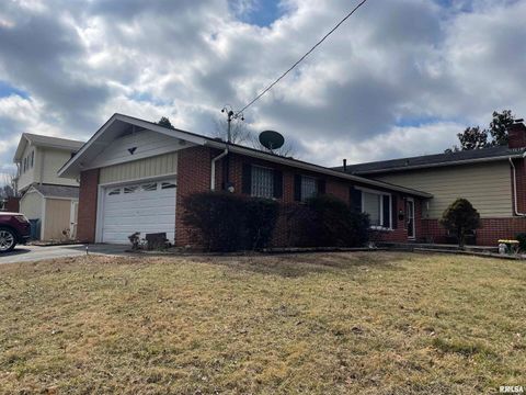 Tiny photo for 217 APPLE Lane, Anna, IL 62906 (MLS # EB456753)