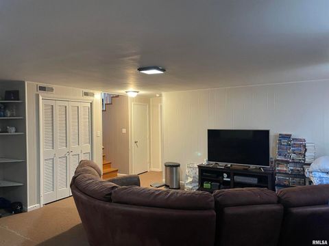 Tiny photo for 217 APPLE Lane, Anna, IL 62906 (MLS # EB456753)