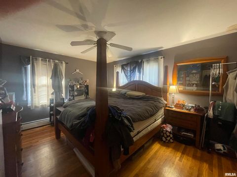 Tiny photo for 217 APPLE Lane, Anna, IL 62906 (MLS # EB456753)