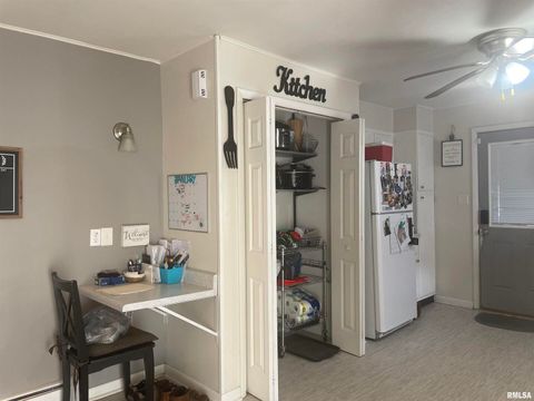 Tiny photo for 217 APPLE Lane, Anna, IL 62906 (MLS # EB456753)