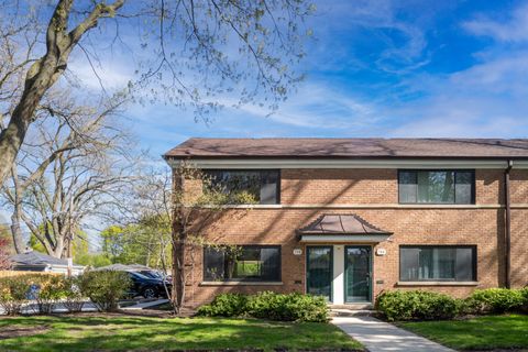 Photo of 710 Dodge Avenue, Evanston, IL 60202 (MLS # 12568248)