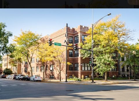 3550 N Racine Avenue 3 Chicago IL 60657