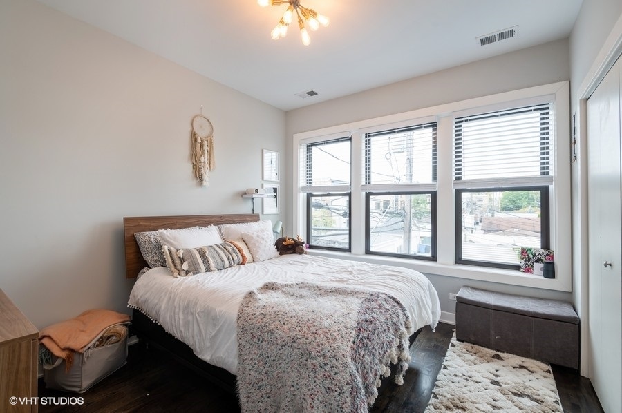 3550 N Racine Avenue 3