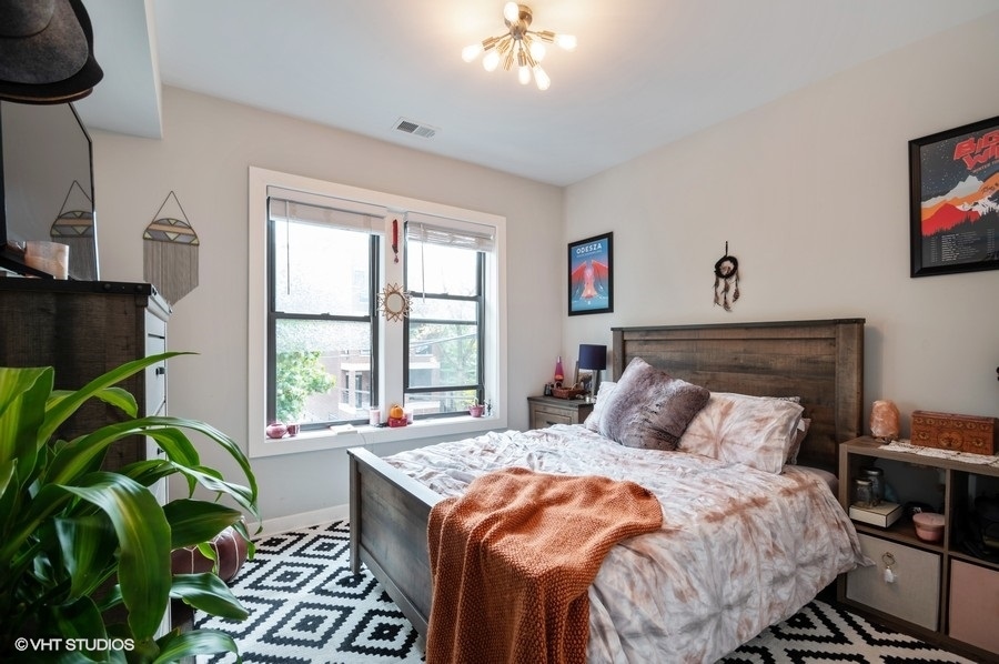 3550 N Racine Avenue 3