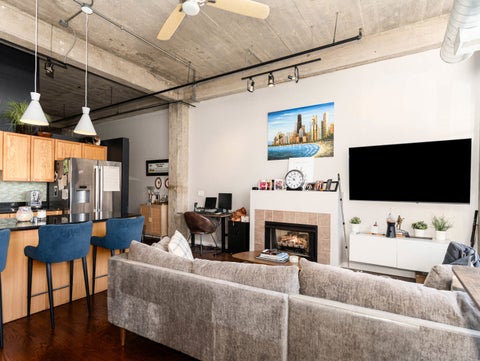 Tiny photo for 843 W Adams Street #611, Chicago, IL 60607 (MLS # 12741288)