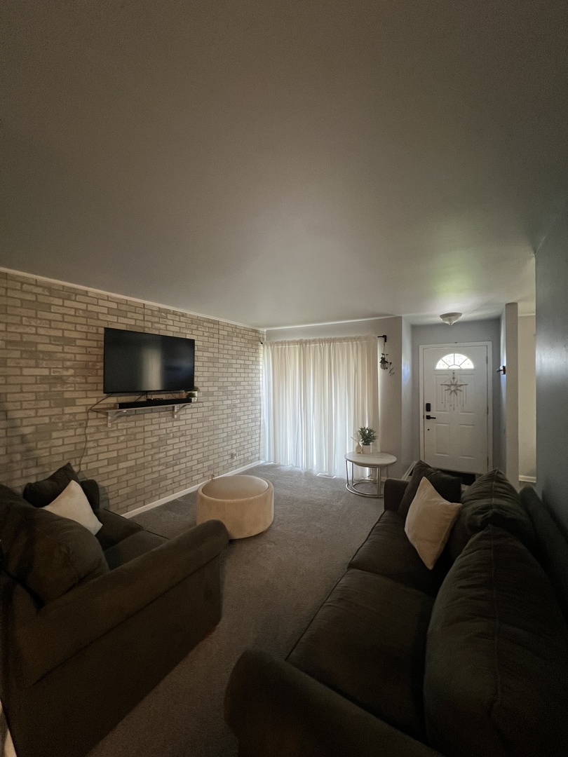 Photo 1 of 5 — 2302 Windsor Lane, Country Club Hills, IL 60478