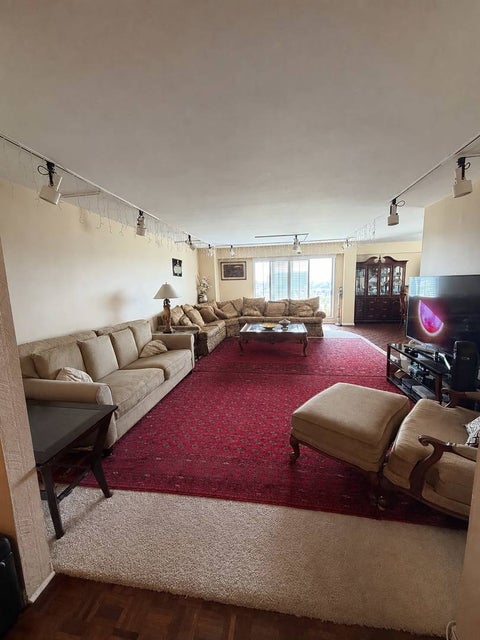 Tiny photo for 7061 N Kedzie Avenue #1102, Chicago, IL 60645 (MLS # 12707383)
