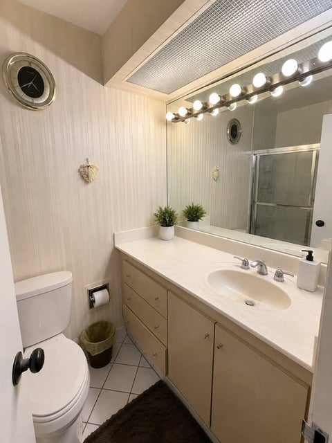 Tiny photo for 7061 N Kedzie Avenue #1102, Chicago, IL 60645 (MLS # 12707383)
