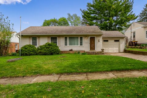 Photo of 920 WOODLAND Drive, Rockford, IL 61108 (MLS # 12634634)