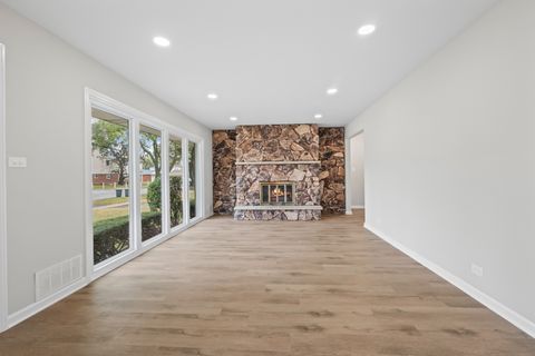 Tiny photo for 773 E Lincoln Avenue, Des Plaines, IL 60018 (MLS # 12492038)