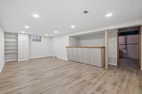 Tiny photo for 773 E Lincoln Avenue, Des Plaines, IL 60018 (MLS # 12492038)