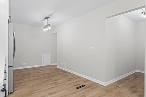 Tiny photo for 773 E Lincoln Avenue, Des Plaines, IL 60018 (MLS # 12492038)
