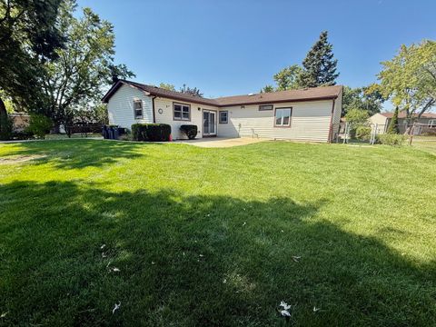 Tiny photo for 707 Sunset Circle, Streamwood, IL 60107 (MLS # 12473964)