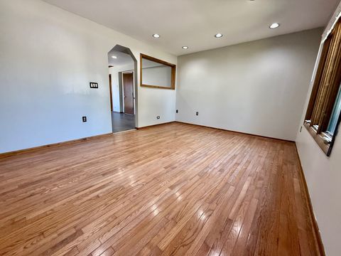 Tiny photo for 707 Sunset Circle, Streamwood, IL 60107 (MLS # 12473964)