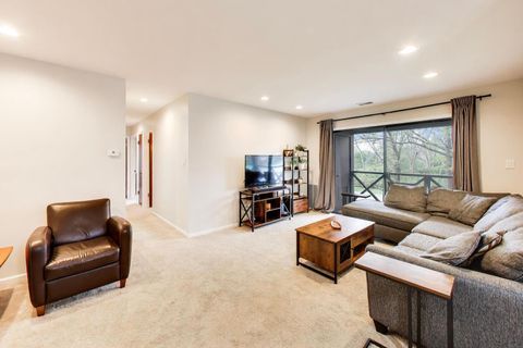 Tiny photo for 1048 Harbour Court #2B, Wheeling, IL 60090 (MLS # 12601113)