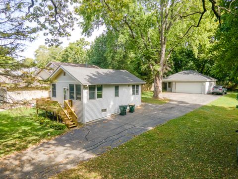 Photo of 35797 N Helendale Road, Ingleside, IL 60041 (MLS # 12486707) Photo of 35797 N Helendale Road, Ingleside, IL 60041 (MLS # 12486707)