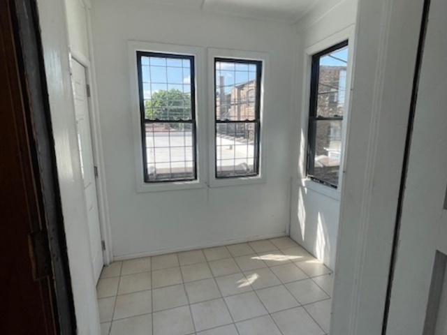 Chicago, Illinois 60608, United States, 1 Bedroom Bedrooms, ,1 BathroomBathrooms,Residential,Active,197393