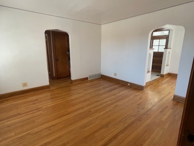 Chicago, Illinois 60608, United States, 1 Bedroom Bedrooms, ,1 BathroomBathrooms,Residential,Active,197393
