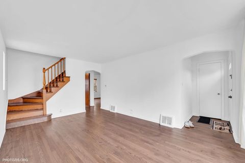 Tiny photo for 5608 N NAGLE Avenue, Chicago, IL 60646 (MLS # 12474020)