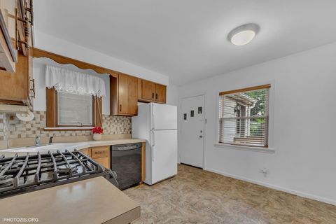 Tiny photo for 5608 N NAGLE Avenue, Chicago, IL 60646 (MLS # 12474020)