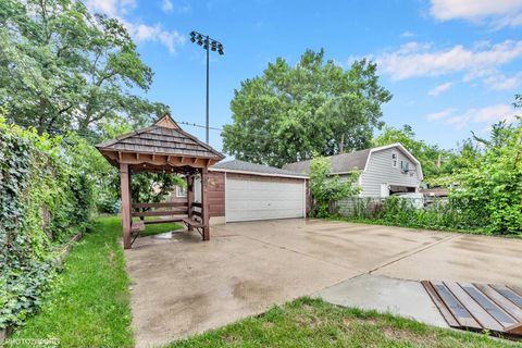 Tiny photo for 5608 N NAGLE Avenue, Chicago, IL 60646 (MLS # 12474020)