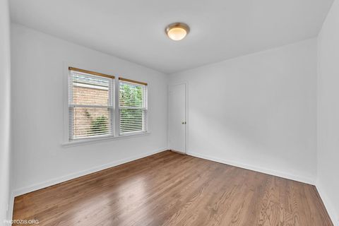 Tiny photo for 5608 N NAGLE Avenue, Chicago, IL 60646 (MLS # 12474020)