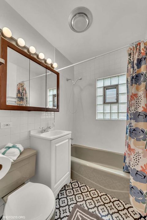 Tiny photo for 5608 N NAGLE Avenue, Chicago, IL 60646 (MLS # 12474020)