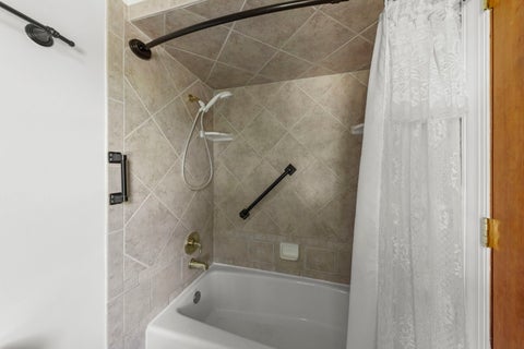 Tiny photo for 1533 Heatherton Court, Naperville, IL 60563 (MLS # 12744275)