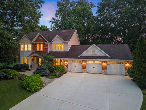 Photo of 1533 Heatherton Court, Naperville, IL 60563 (MLS # 12744275)