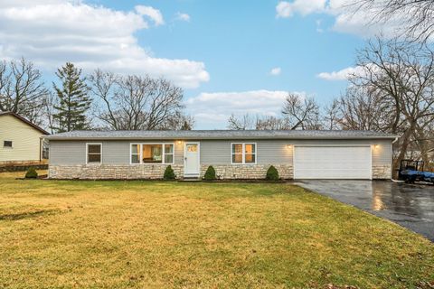 Photo of 7413 Parkwood Drive, Wonder Lake, IL 60097 (MLS # 12585272)