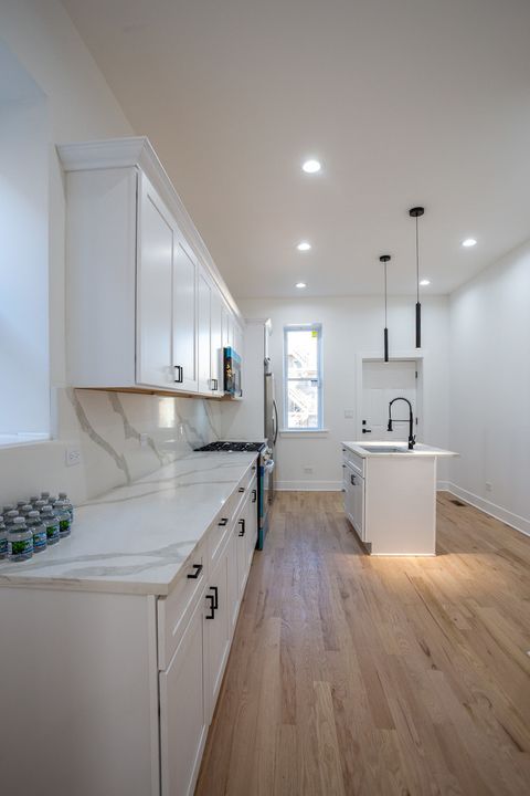 Tiny photo for 430 E 46th Street, Chicago, IL 60653 (MLS # 12515190)