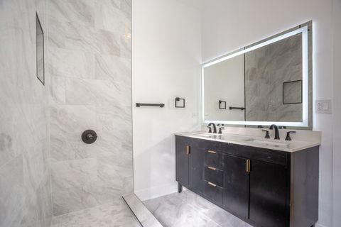 Tiny photo for 430 E 46th Street, Chicago, IL 60653 (MLS # 12515190)