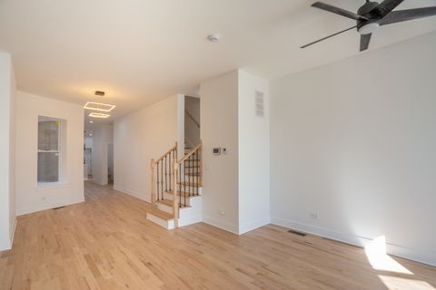 Tiny photo for 430 E 46th Street, Chicago, IL 60653 (MLS # 12515190)
