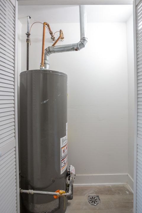 Tiny photo for 430 E 46th Street, Chicago, IL 60653 (MLS # 12515190)