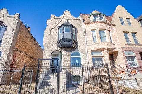 Photo of 430 E 46th Street, Chicago, IL 60653 (MLS # 12515190)