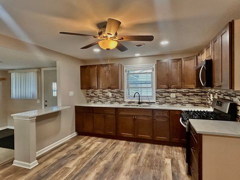 Tiny photo for 705 W Burbank Street, Harvard, IL 60033 (MLS # 12484755)