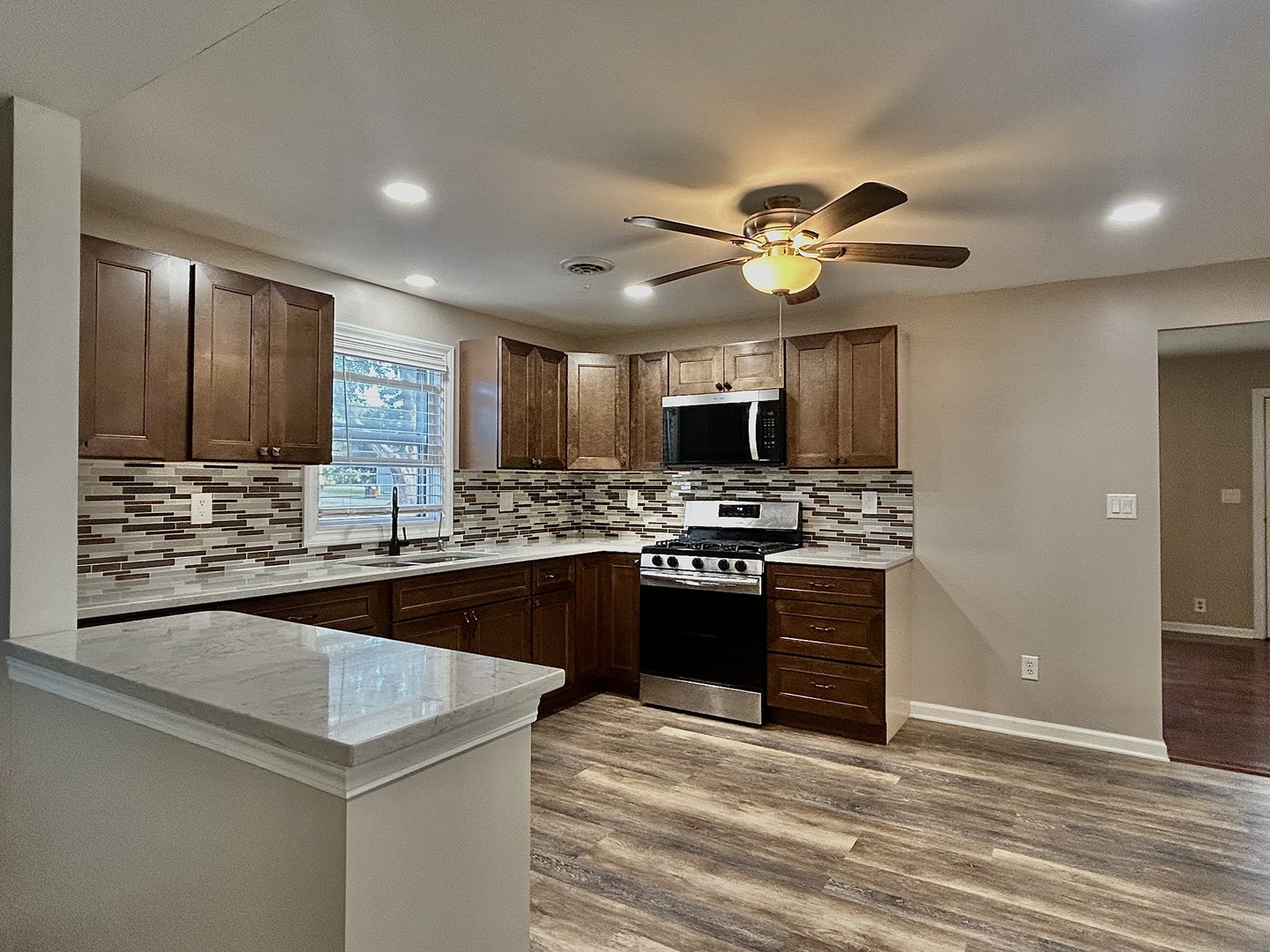 705 W Burbank Street