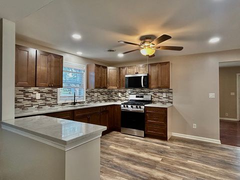 Tiny photo for 705 W Burbank Street, Harvard, IL 60033 (MLS # 12484755)