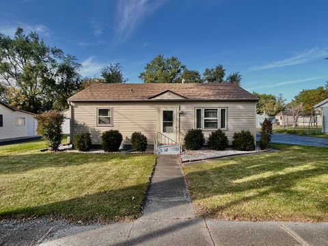 Photo of 705 W Burbank Street, Harvard, IL 60033 (MLS # 12484755)