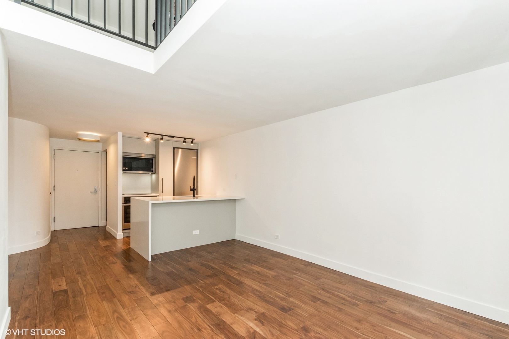1221 N Dearborn Street 408N