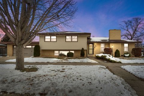 Photo of 10801 S Tripp Avenue, Oak Lawn, IL 60453 (MLS # 12533040)