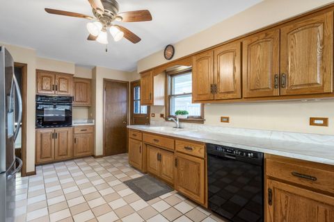 Tiny photo for 10801 S Tripp Avenue, Oak Lawn, IL 60453 (MLS # 12533040)