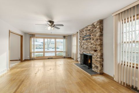 Tiny photo for 10801 S Tripp Avenue, Oak Lawn, IL 60453 (MLS # 12533040)