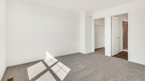 Tiny photo for 2040 Yellowstone Boulevard, Mundelein, IL 60060 (MLS # 12762698)