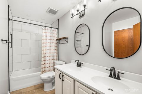 Tiny photo for 1602 Fieldstone Drive, Shorewood, IL 60404 (MLS # 12507962)