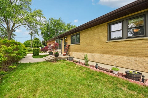 Tiny photo for 306 Poplar Avenue, Bensenville, IL 60106 (MLS # 12646926)